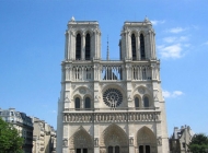 雄伟的巴黎圣母院钟楼图片